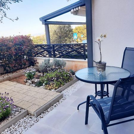 Apartman Madonnina Cres Eksteriør bilde